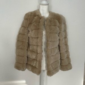 NWOT Faux fur jacket beige size S